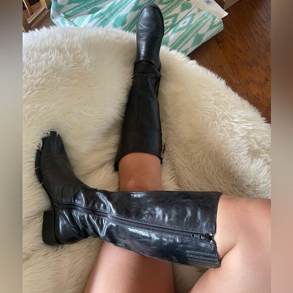 Black knee high boots - Picture 1 of 8